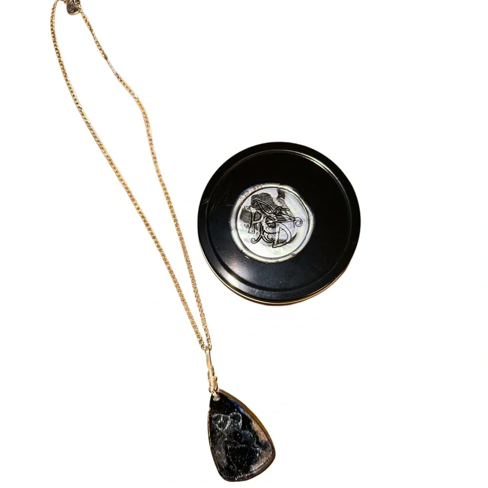 Abstract Pendant & Chain - Picture 5 of 7